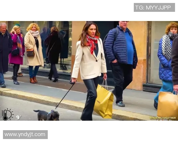 足球明星女星时尚穿搭大全 打造街头运动与优雅气质的完美结合